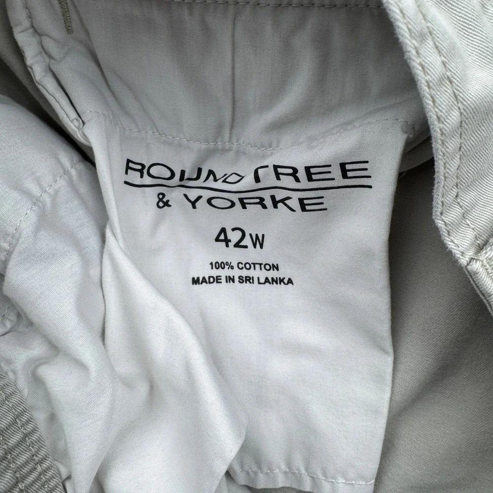 Roundtree & Yorke Cargo Shorts Mens 42W Khaki Elastic Waist Cotton Good